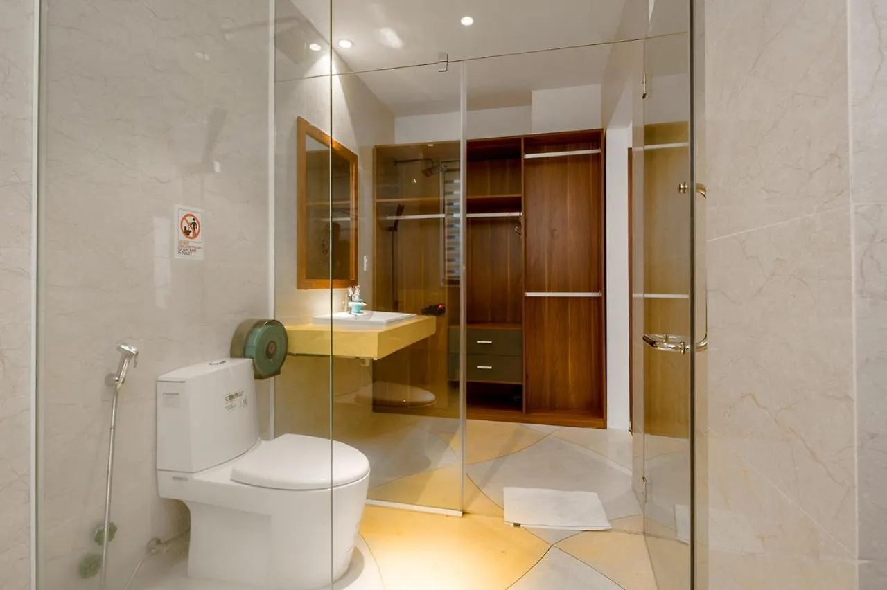 Stunning Da Nang Beach Villa 0*,